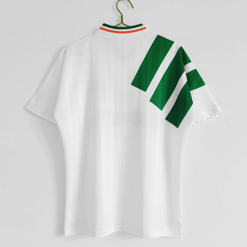 Retro Ireland 1992-1994 away Secondary image