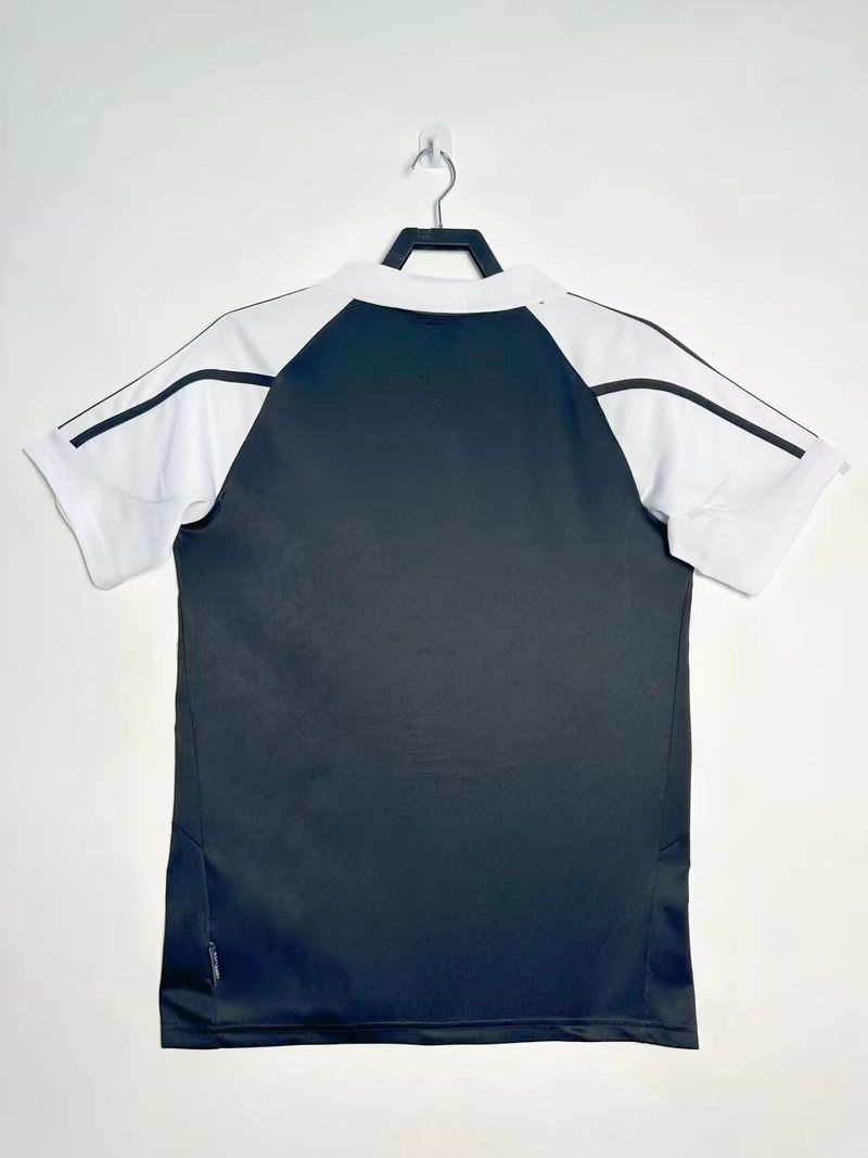 Retro Real Madrid 2001-2002 away Secondary image