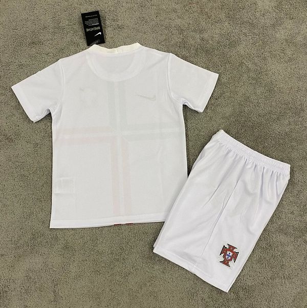 Maillot rétro enfant Portugal extérieur 2012 Image secondaire du produit