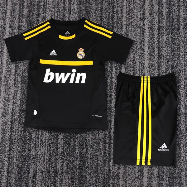 Retro Kids Real Madrid 2011-2012 Goalkeeper Main image