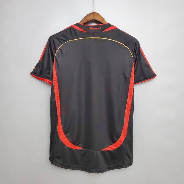 Maillot rétro extérieur AC Milan 2006-2007 Image secondaire du produit