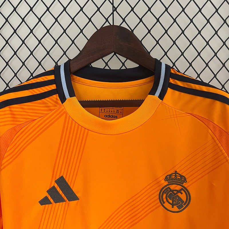 Real Madrid 2024-2025 extérieur