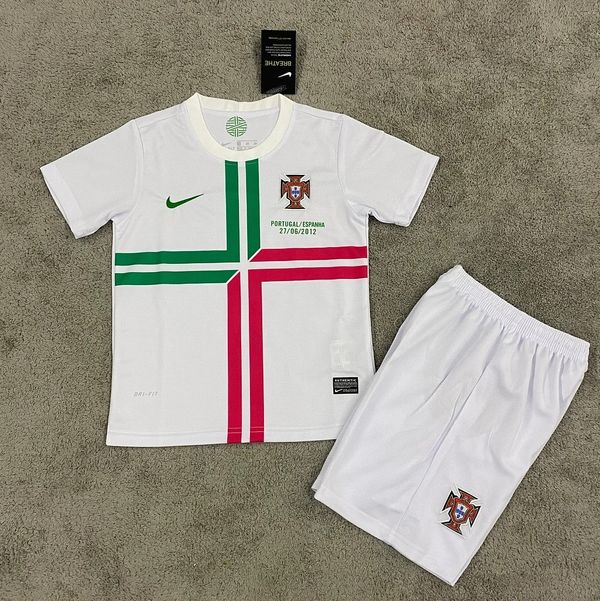 Maillot rétro enfant Portugal extérieur 2012 Image principale du produit