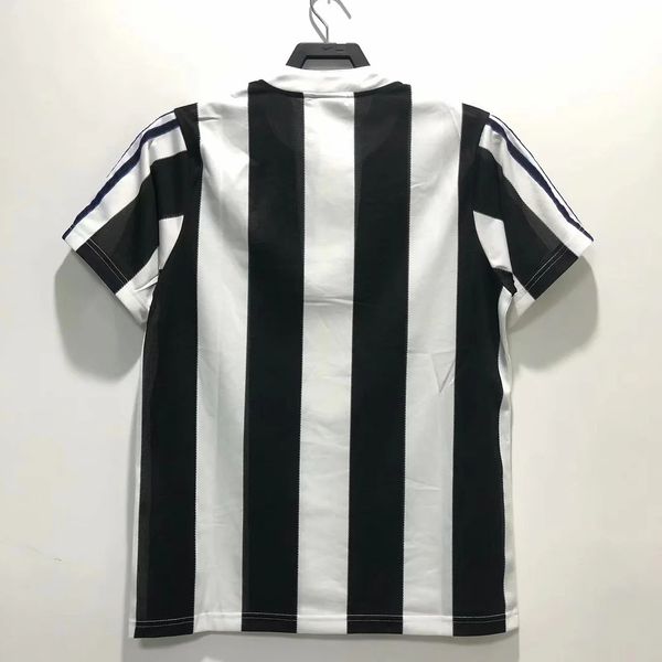 Maillot domicile rétro Newcastle United 1995-1997 Image secondaire du produit