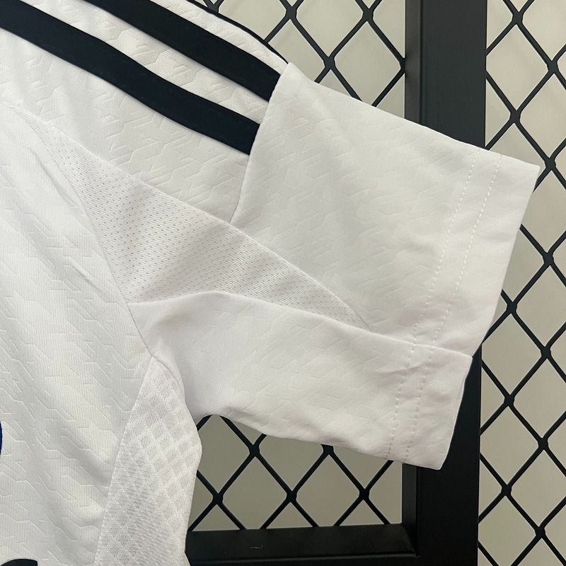 Tenue de match enfant Real Madrid domicile 2024-2025