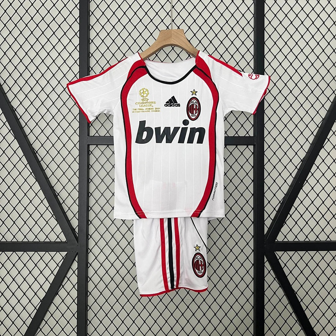 Maillot Rétro Enfant AC Milan 2006-2007 extérieur Image principale du produit