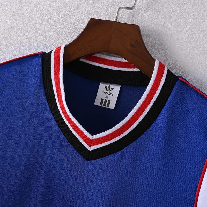 Retro Manchester United 1984 third away