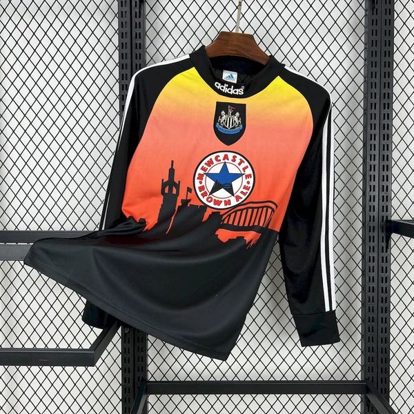 Maillot Rétro Newcastle United 1996-1997 Gardien Manches Longues Image principale du produit