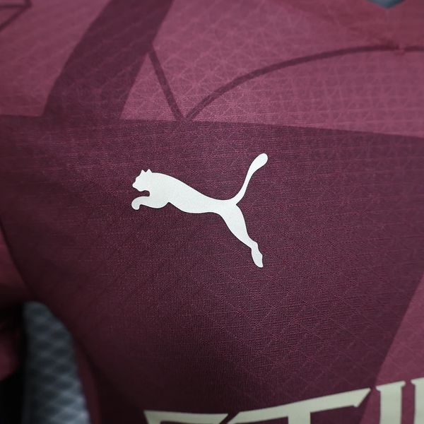 Deuxième joueur de Manchester City 2024-2025 à l'extérieur