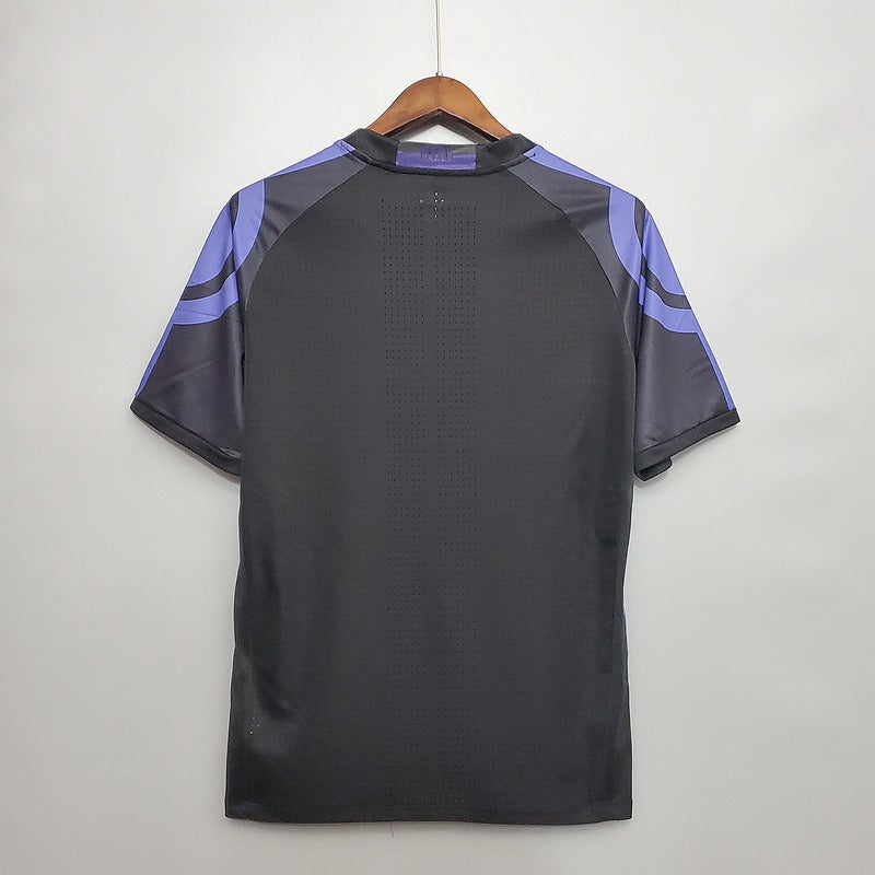 Maillot rétro du Real Madrid saison 2015-2016, deuxième maillot extérieur Image secondaire du produit