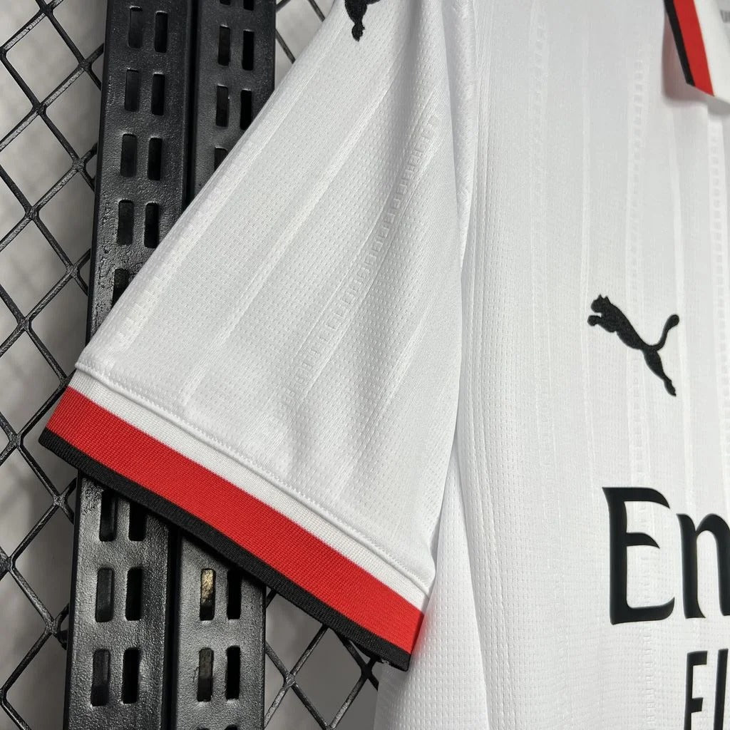 AC Milan 2024-2025 extérieur
