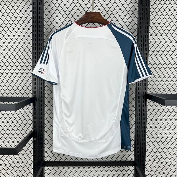 Retro Liverpool FC 2006-2007 away Secondary image