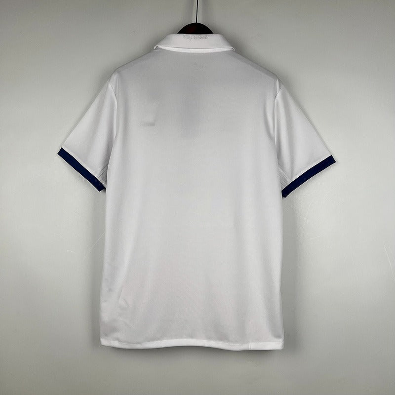 Tenue domicile rétro Real Madrid 2016-2017