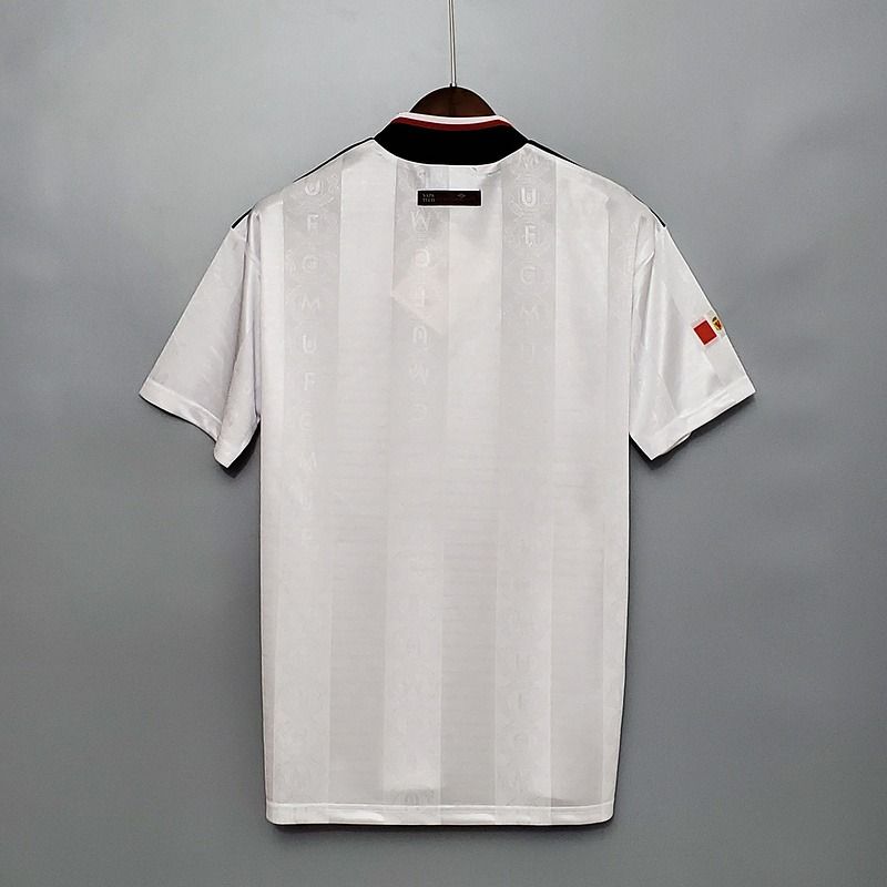 Retro Manchester United 1997-1998 away Secondary image