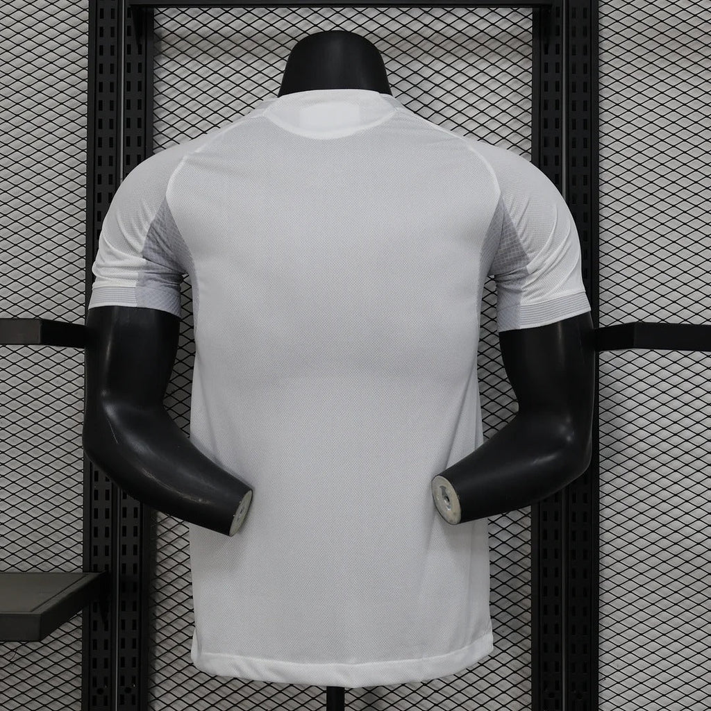 Joueur domicile Real Madrid 2025-2026