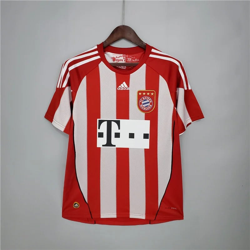 Maillot domicile rétro du Bayern Munich 2010-2011 Image principale du produit