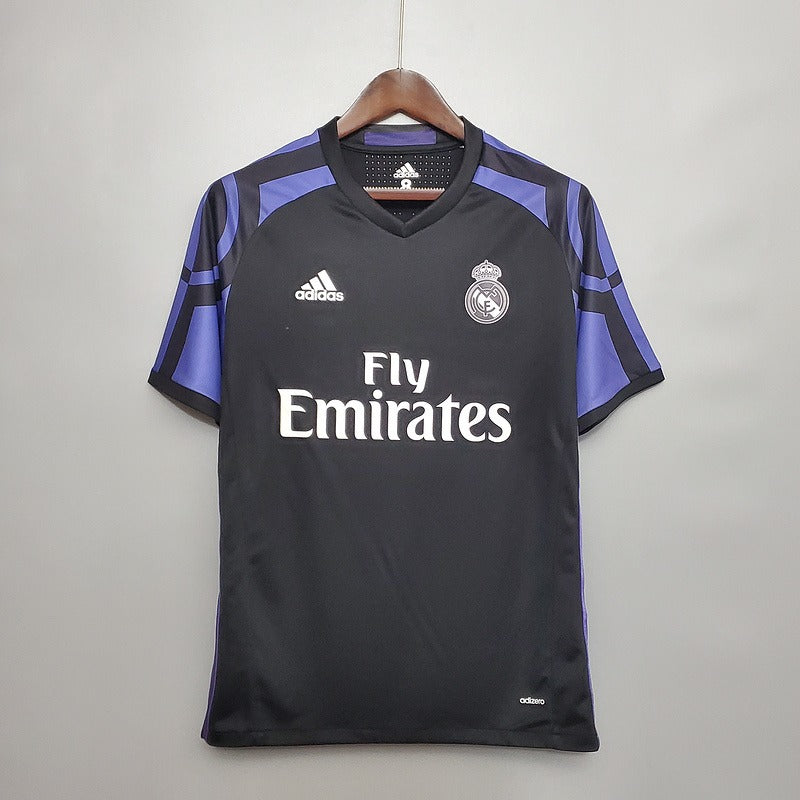 Maillot rétro du Real Madrid saison 2015-2016, deuxième maillot extérieur Image principale du produit