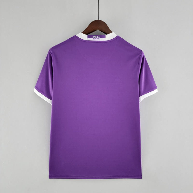 Maillot extérieur rétro Real Madrid 2016-2017 Image secondaire du produit