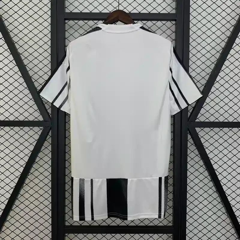 Juventus 2025-2026 home Secondary image