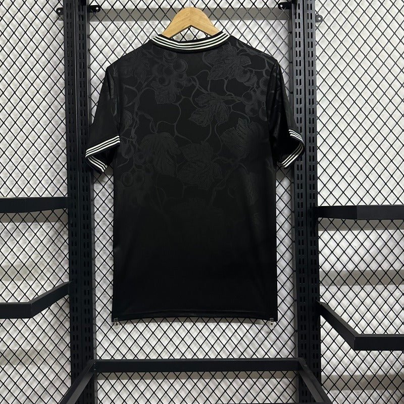 Juventus 2025-2026 second away Secondary image