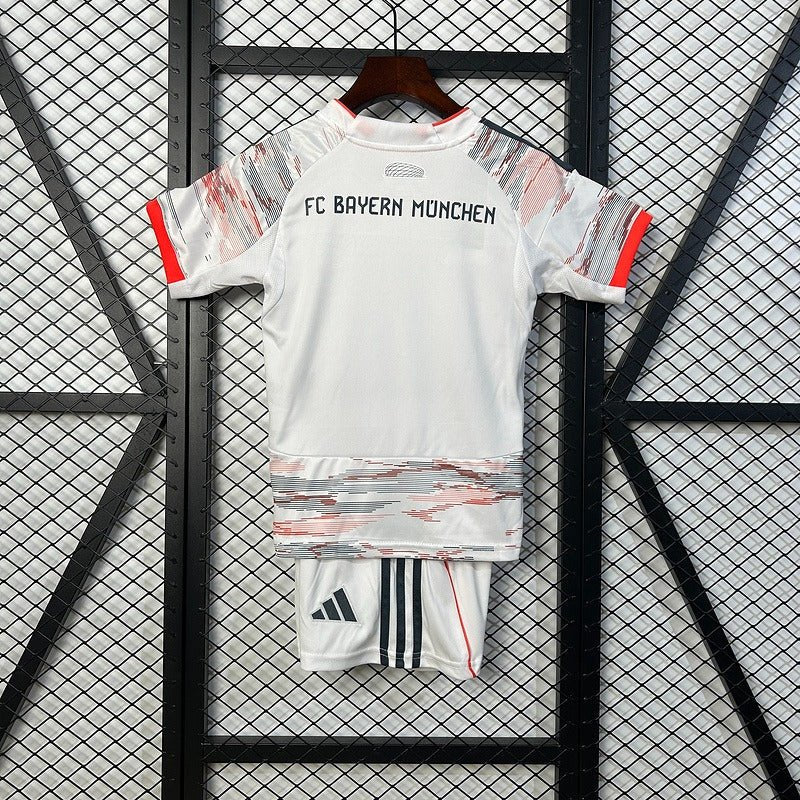 Enfants Bayern Munich Extérieur 2025-2026 Image secondaire du produit
