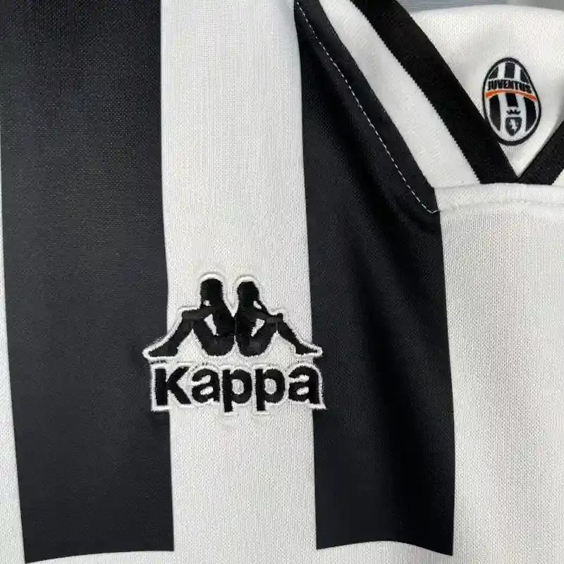 Retro Juventus 1996 - 1997 home - WCFOOTBALLSUIT