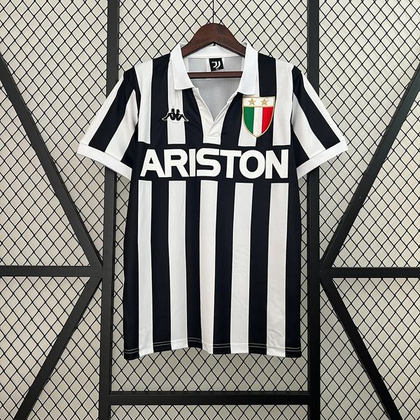 Retro Juventus 2001 - 2002 home - WCFOOTBALLSUIT Main image